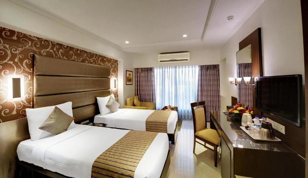 Linda Grand Near International Airport By-gross Group Hotel New Delhi