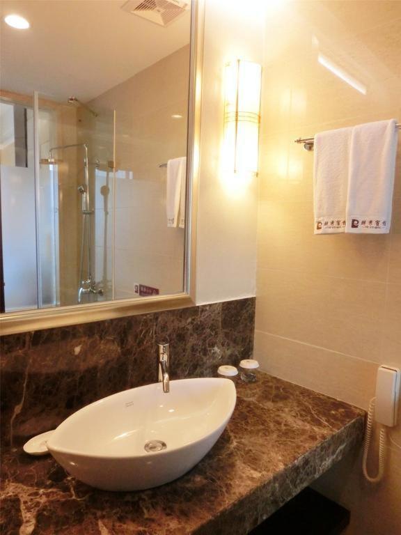 Linda Grand Near International Airport By-gross Group Hotel New Delhi