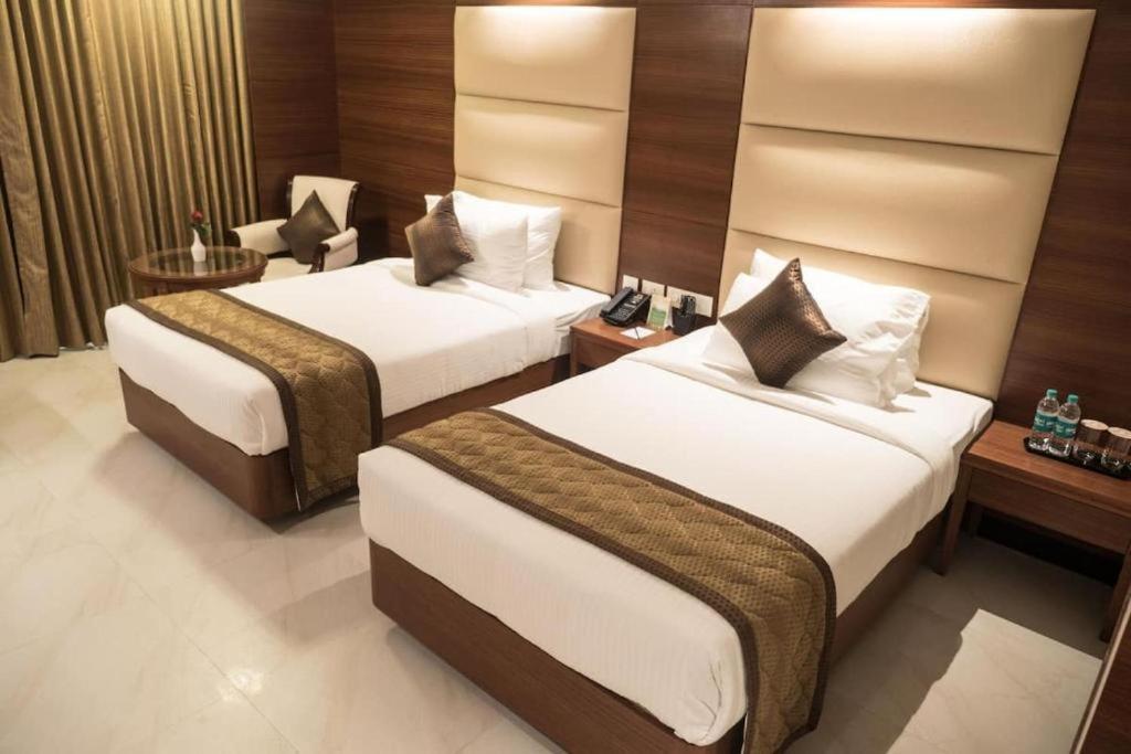 Linda Grand Near International Airport By-gross Group Hotel New Delhi