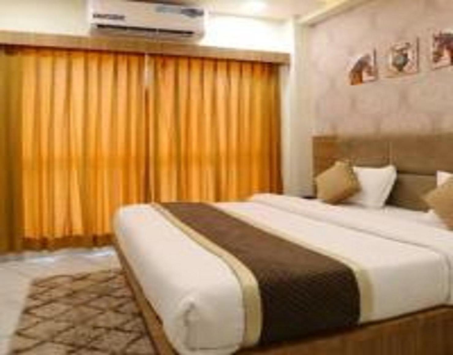 Linda Grand Near International Airport By-gross Group 4* New Delhi
