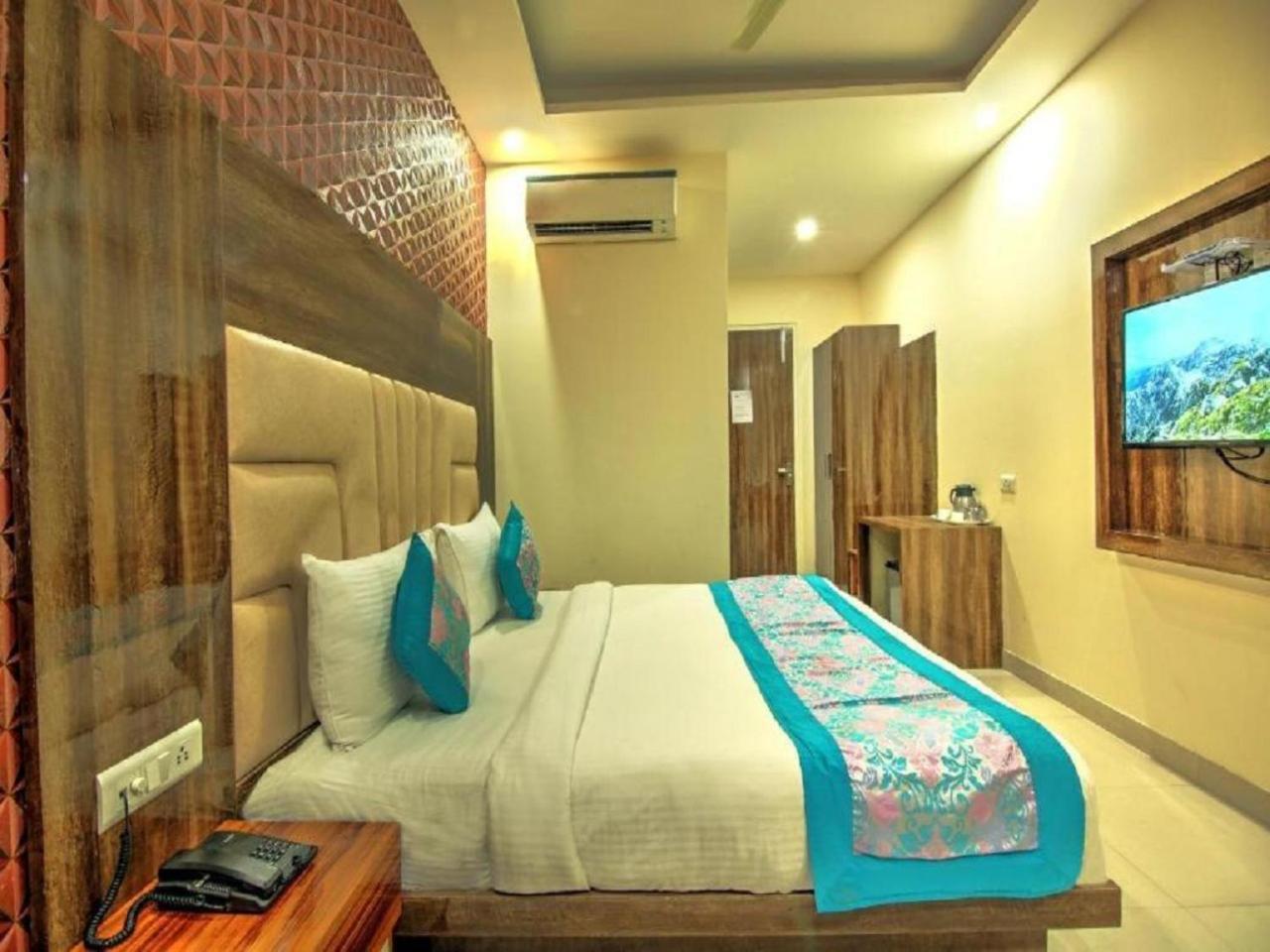 Linda Grand Near International Airport By-gross Group New Delhi